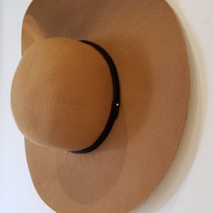 Banana Republic 100% wool wide brim hat